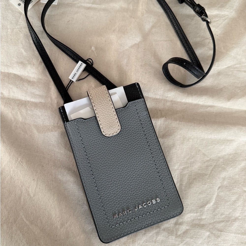 New Marc Jacobs Groove Pebble Leather Phone Crossbody Bag Prune Black/light Blue - Picture 3 of 8